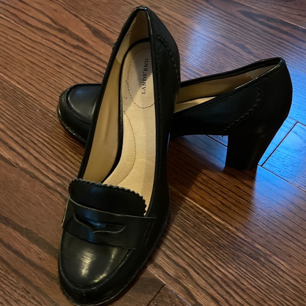 New in box lands end black loafer size 8